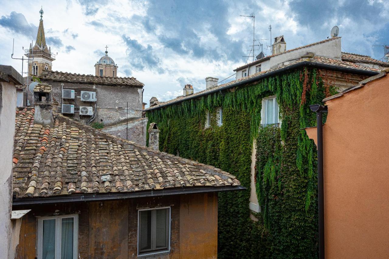 Coronari-rental In * Rome